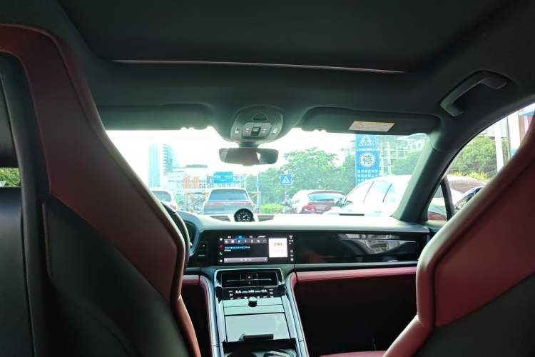 Used Porsche Panamera 2024 Panamera 4 Executive Long Wheelbase 2.9T Headliner
