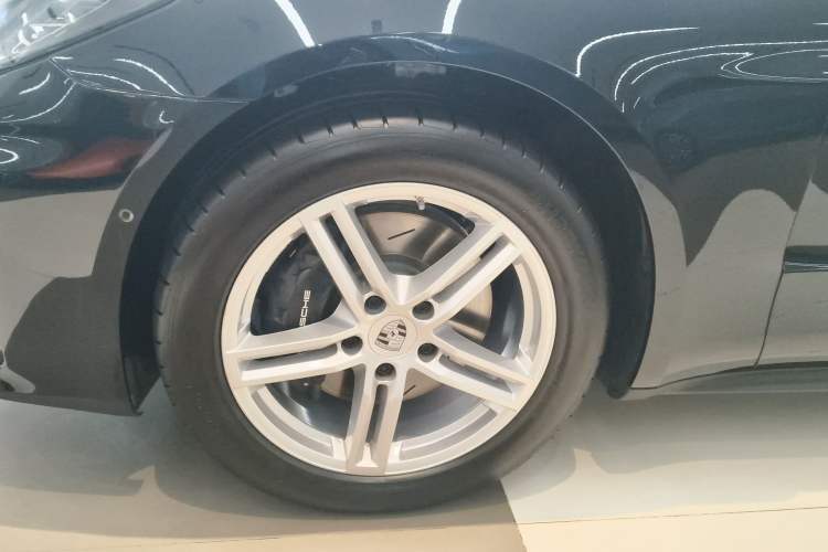 Used Porsche Panamera 2024 Panamera 2.9T Left Front Wheel Hub