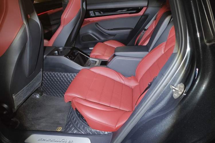 Used Porsche Panamera 2024 Panamera Executive Long Wheelbase 2.9T Left Rear Seat