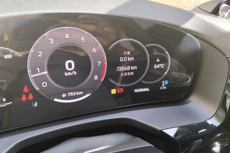 Used Porsche Panamera 2024 Panamera 2.9T Odometer Close Up