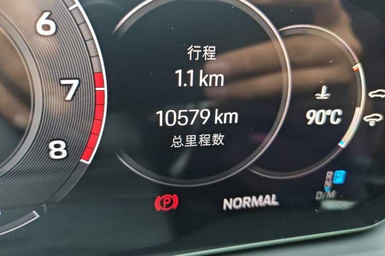 Used Porsche Panamera 2024 Panamera 4 Executive Long Wheelbase 2.9T Odometer Close Up