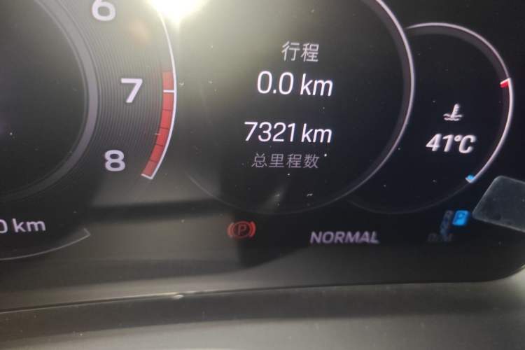 Used Porsche Panamera 2024 Panamera 2.9T Odometer Close Up