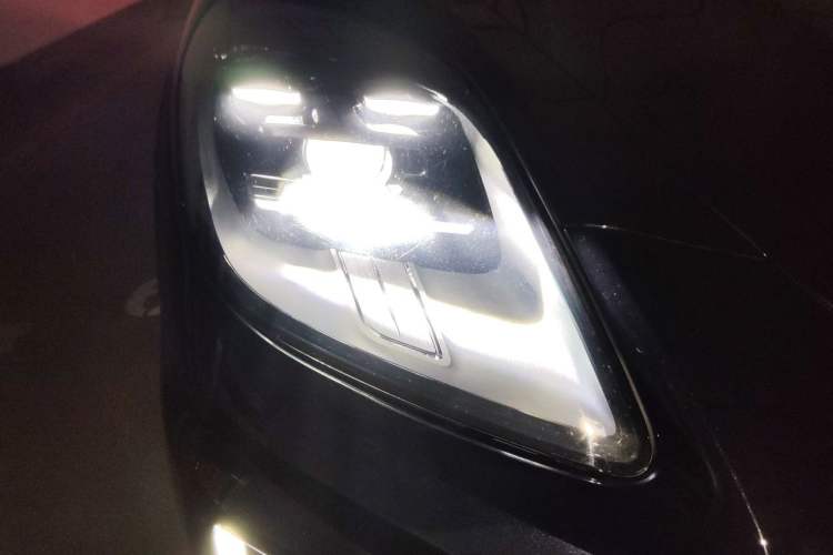 Used Porsche Panamera 2024 Panamera Executive Long Wheelbase 2.9T Right Front Headlight