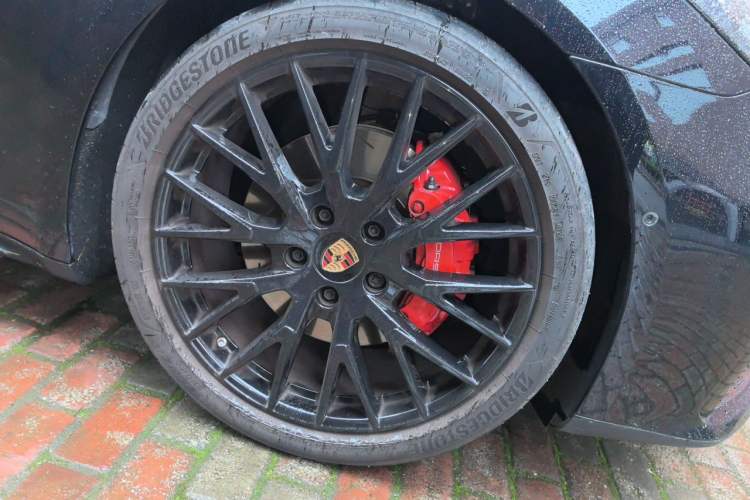 Used Porsche Panamera 2024 Panamera 2.9T Right Front Wheel Hub