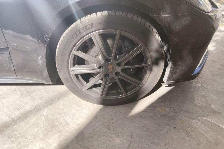 Used Porsche Panamera 2024 Panamera 2.9T Right Front Wheel Hub