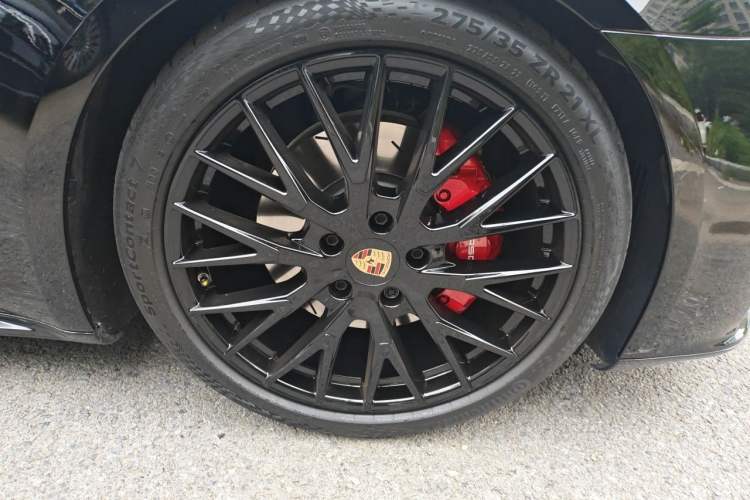 Used Porsche Panamera 2024 Panamera 4 Executive Long Wheelbase 2.9T Right Front Wheel Hub