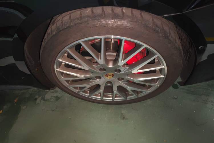 Used Porsche Panamera 2024 Panamera 2.9T Right Front Wheel Hub