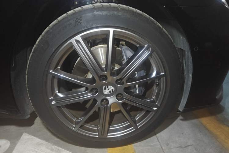 Used Porsche Panamera 2024 Panamera 2.9T Right Front Wheel Hub