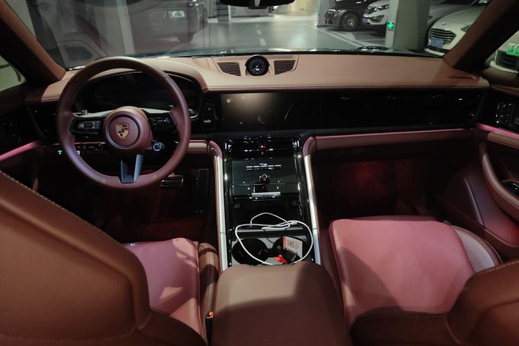 Used Porsche Panamera 2024 Panamera 4 Executive Long Wheelbase 2.9T Center Console