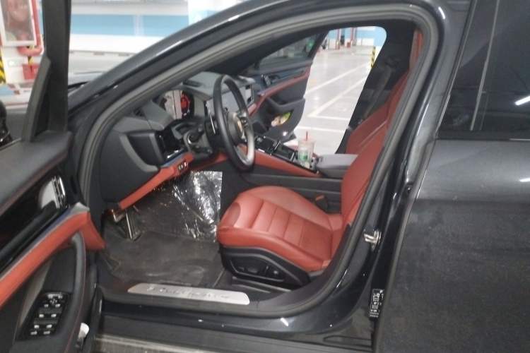 Used Porsche Panamera 2024 Panamera 4 Executive Long Wheelbase 2.9T Driver Seat