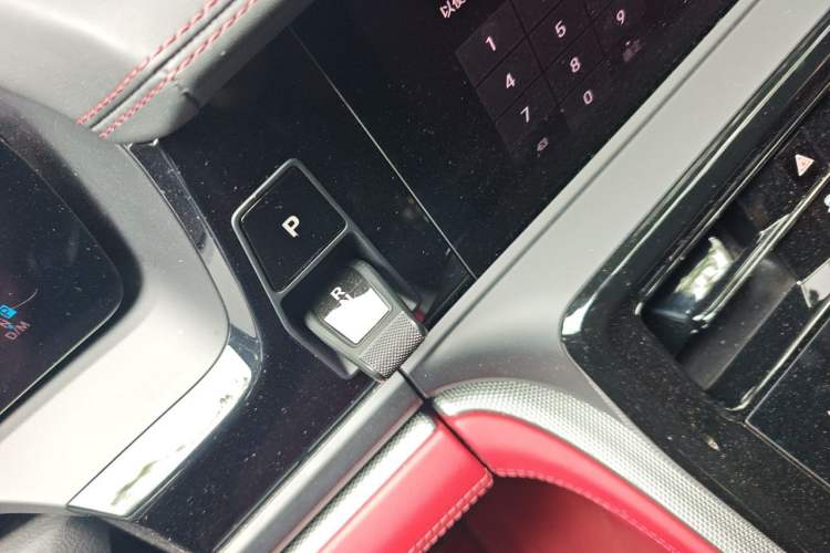 Used Porsche Panamera 2024 Panamera 4 Executive Long Wheelbase 2.9T Gear Lever