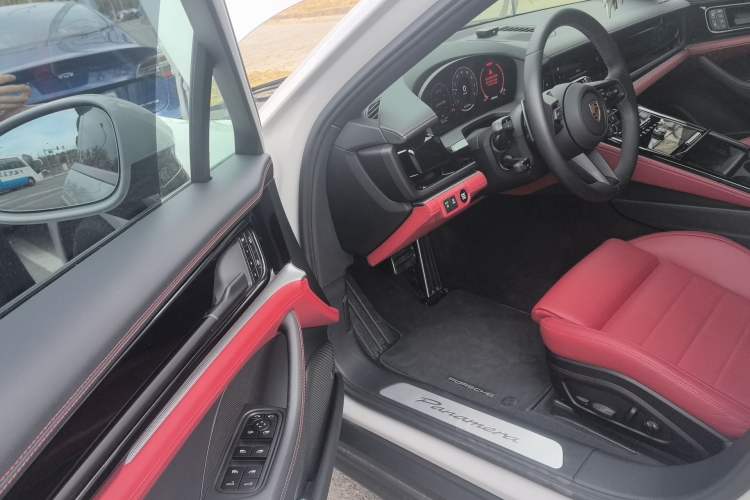 Used Porsche Panamera 2024 Panamera 2.9T Interior 3