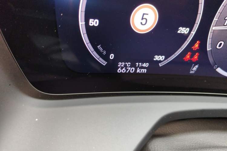 Used Porsche Panamera 2024 Panamera 2.9T Odometer Close Up