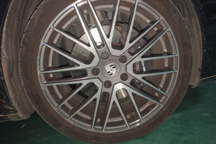 Used Porsche Panamera 2024 Panamera 2.9T Right Front Wheel Hub