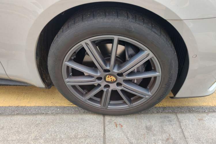 Used Porsche Panamera 2024 Panamera 2.9T Right Front Wheel Hub