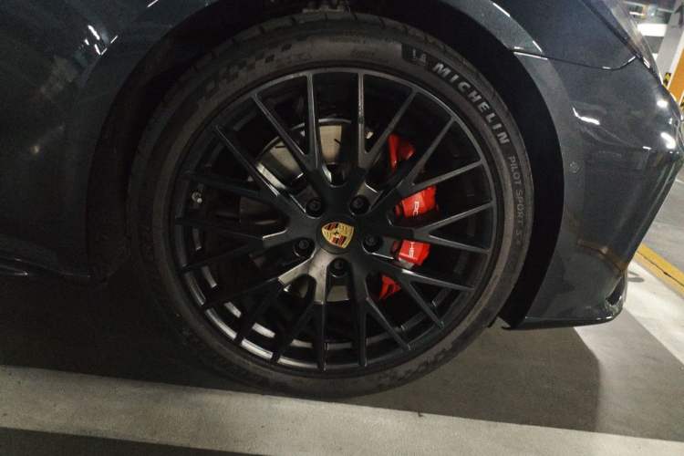 Used Porsche Panamera 2024 Panamera 2.9T Right Front Wheel Hub