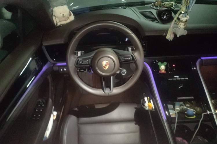 Used Porsche Panamera 2024 Panamera 4 Executive Long Wheelbase 2.9T Steering Wheel