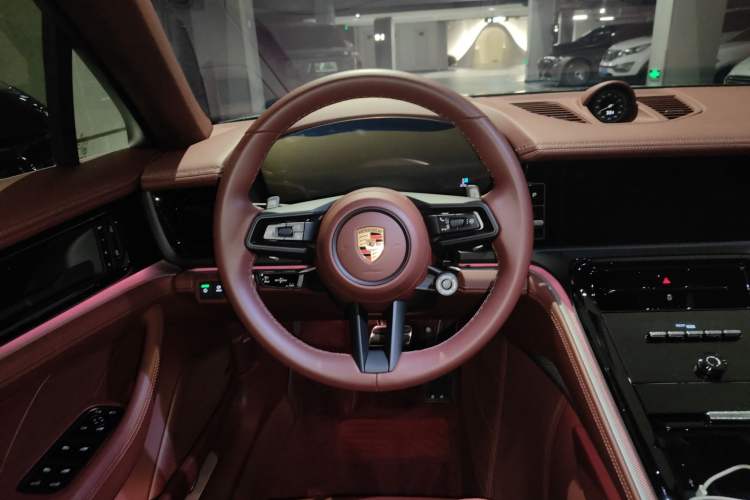 Used Porsche Panamera 2024 Panamera 4 Executive Long Wheelbase 2.9T Steering Wheel