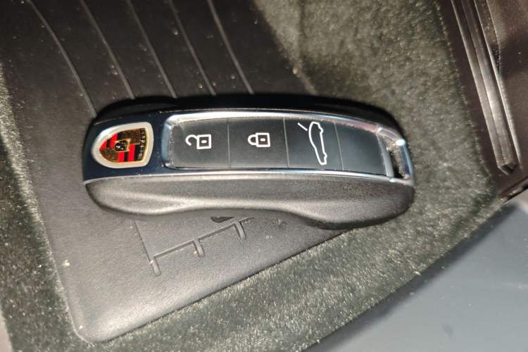 Used Porsche Panamera 2024 Panamera 4 Executive Long Wheelbase 2.9T Vehicle Key