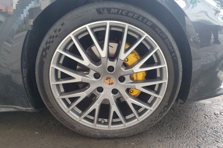 Used Porsche Panamera 2024 Panamera 2.9T Right Front Wheel Hub