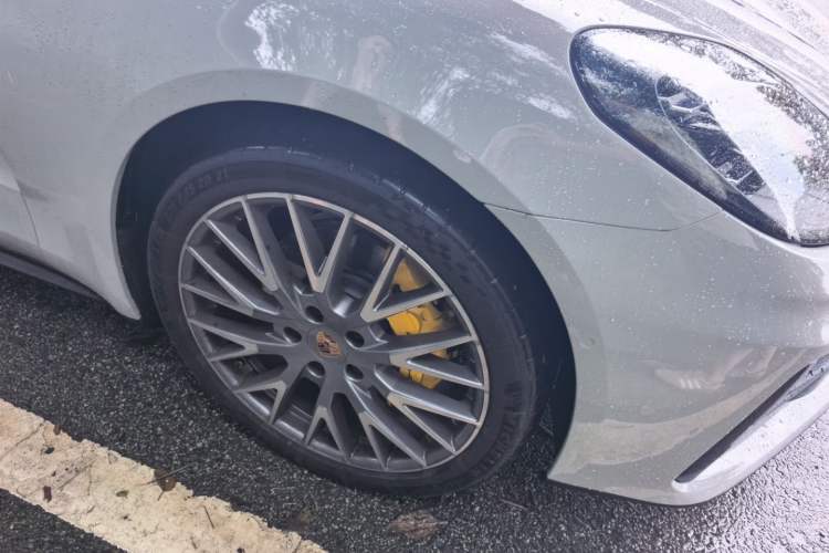 Used Porsche Panamera 2024 Panamera 2.9T Right Front Wheel Hub