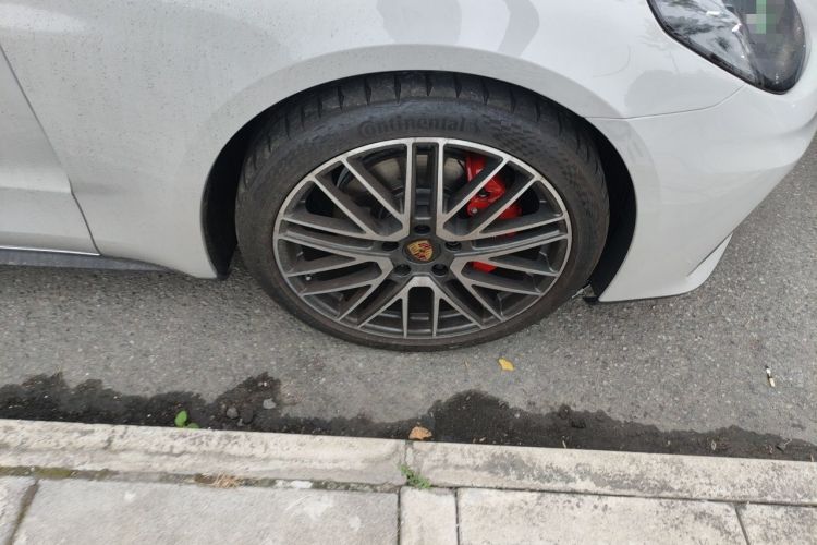 Used Porsche Panamera 2024 Panamera Executive Long Wheelbase 2.9T Right Front Wheel Hub