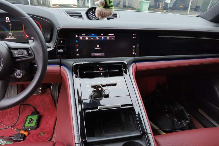 Used Porsche Panamera 2024 Panamera Executive Long Wheelbase 2.9T Audio And AC Panel