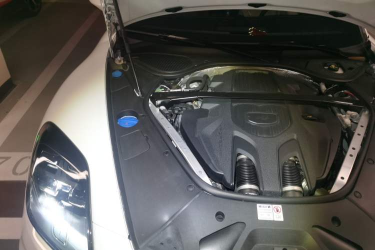 Used Porsche Panamera 2024 Panamera Executive Long Wheelbase 2.9T Engine Bay Right