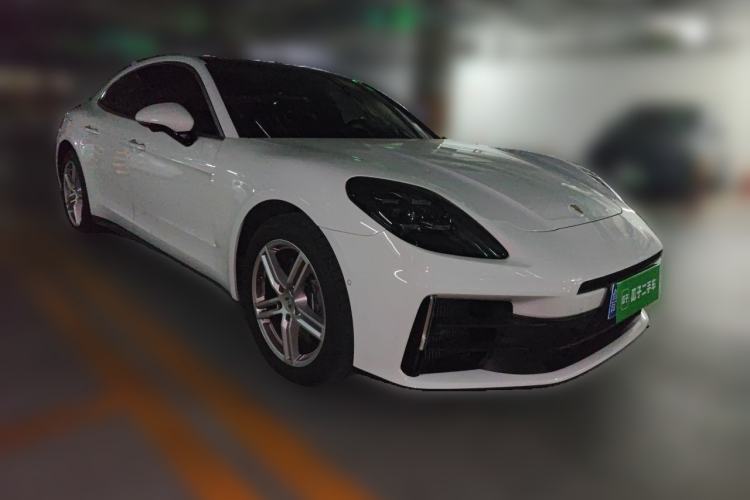 Used Porsche Panamera 2024 Panamera 2.9T Front Right 45 Deg