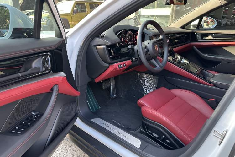 Used Porsche Panamera 2024 Panamera 2.9T Interior 3