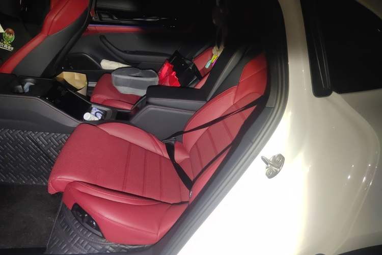 Used Porsche Panamera 2024 Panamera Executive Long Wheelbase 2.9T Left Rear Seat