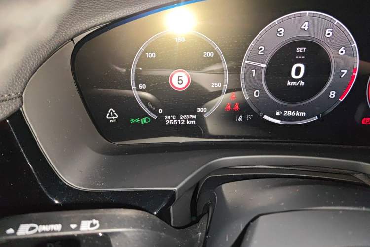 Used Porsche Panamera 2024 Panamera 2.9T Odometer Close Up