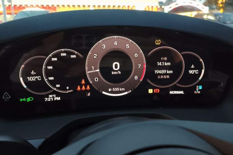 Used Porsche Panamera 2024 Panamera 2.9T Odometer Close Up