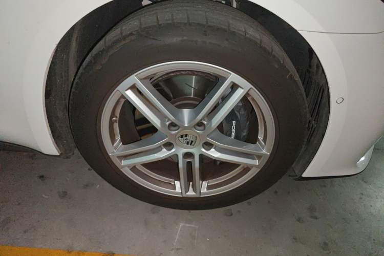 Used Porsche Panamera 2024 Panamera 2.9T Right Front Wheel Hub