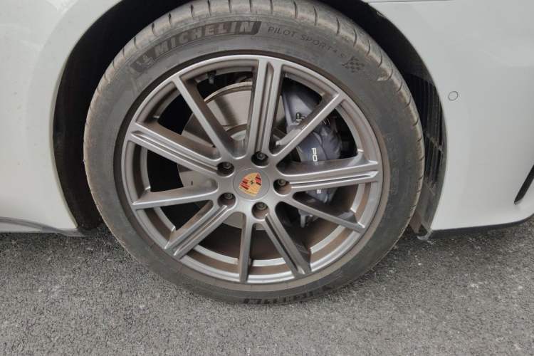 Used Porsche Panamera 2024 Panamera 2.9T Right Front Wheel Hub