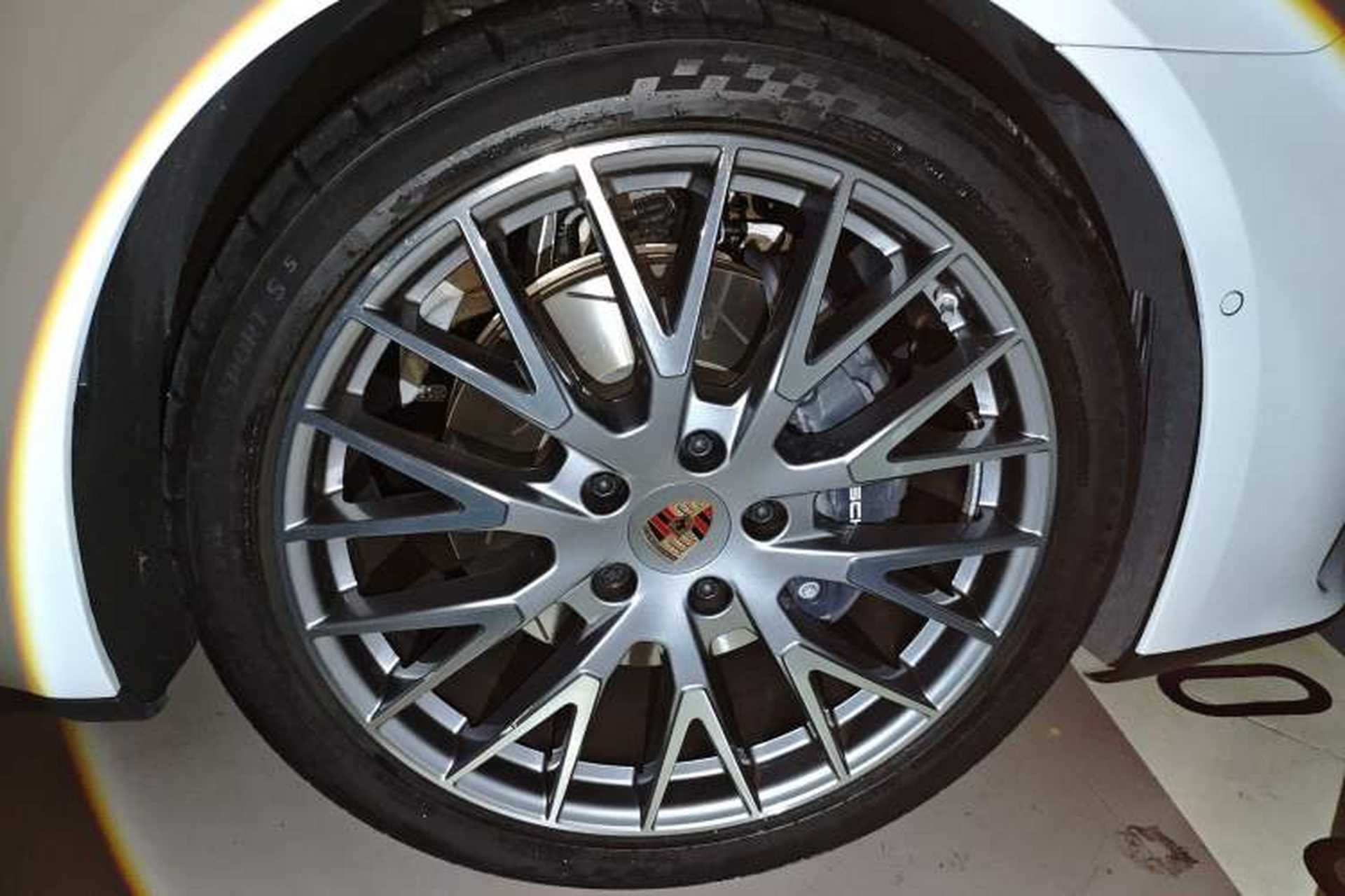 Used Porsche Panamera 2024 Panamera 2.9T Right Front Wheel Hub