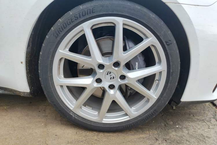 Used Porsche Panamera 2024 Panamera 2.9T Right Front Wheel Hub