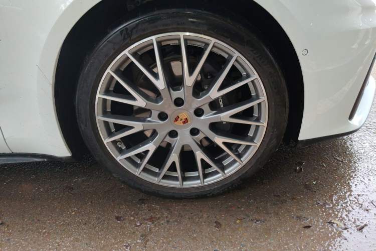 Used Porsche Panamera 2024 Panamera 2.9T Right Front Wheel Hub