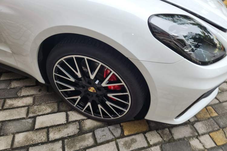Used Porsche Panamera 2024 Panamera 2.9T Right Front Wheel Hub