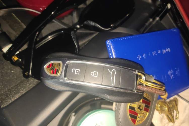 Used Porsche Panamera 2024 Panamera Executive Long Wheelbase 2.9T Vehicle Key
