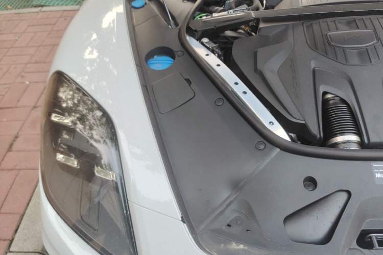 Used Porsche Panamera 2026 Model Panamera Enjoyment Edition 2.9T Engine Bay Right