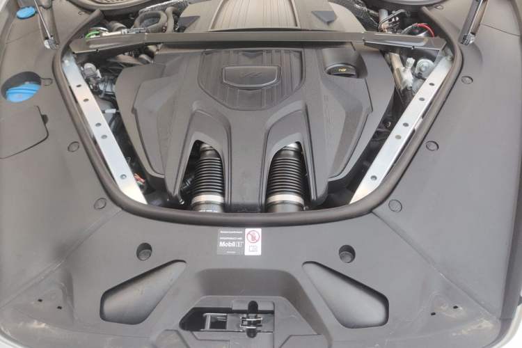Used Porsche Panamera 2026 Model Panamera Enjoyment Edition 2.9T Engine Bay