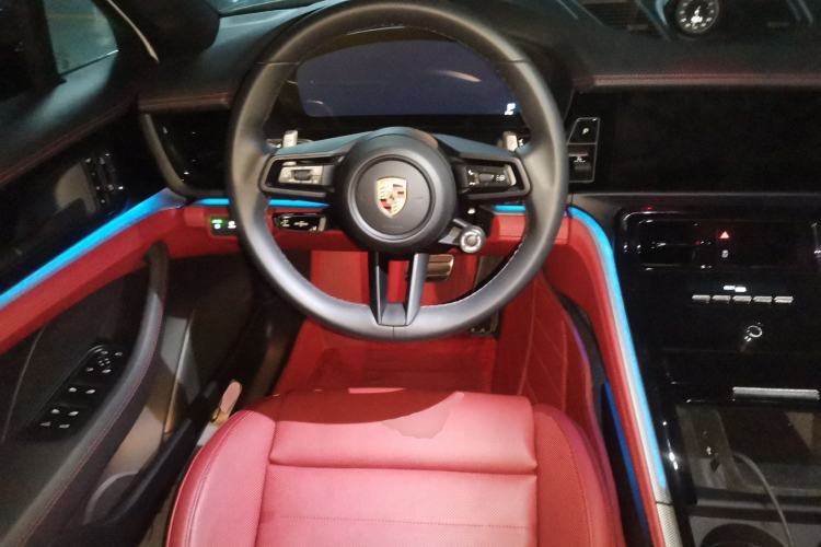 Used Porsche Panamera 2026 Model Panamera 4 Executive Extended Version 2.9T Steering Wheel