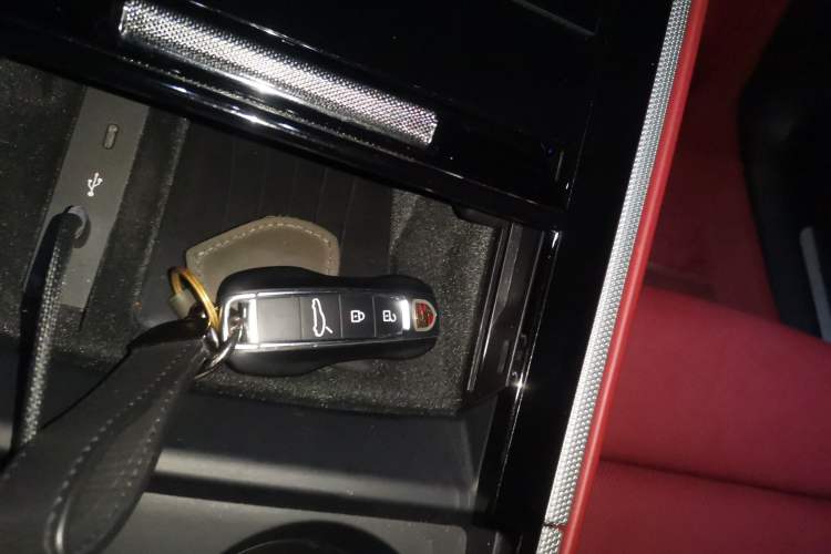 Used Porsche Panamera 2026 Model Panamera 4 Executive Extended Version 2.9T Vehicle Key