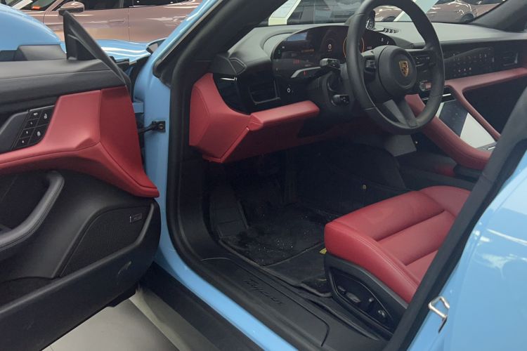 Used Porsche Taycan 2022-Year Updated Taycan Interior 2
