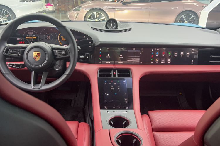 Used Porsche Taycan 2022-Year Updated Taycan Interior 3