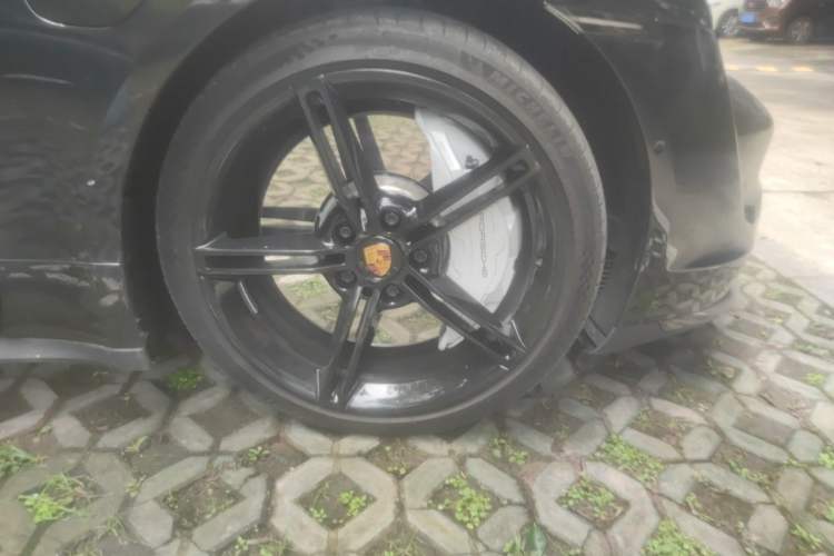 Used Porsche Taycan 2019 Taycan Turbo Right Front Wheel Hub
