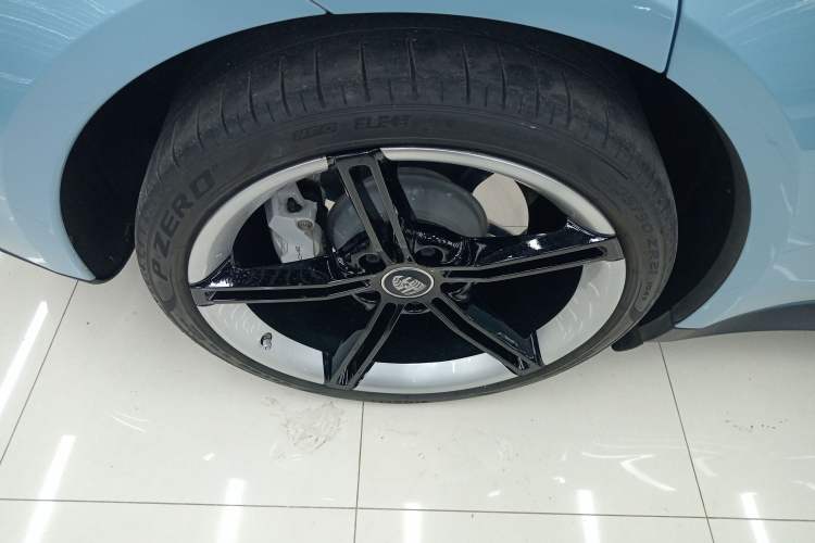 Used Porsche Taycan 2019 Taycan 4S Right Rear Wheel Hub