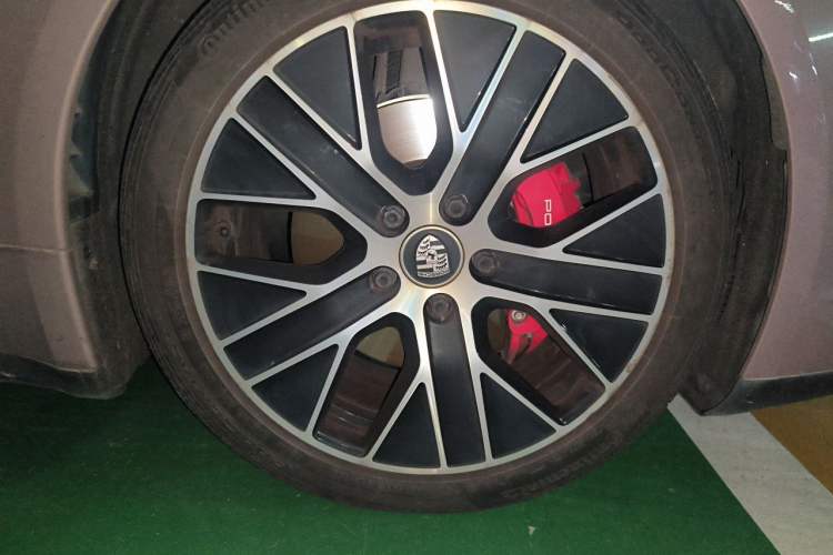 Used Porsche Taycan 2019 Taycan 4S Right Front Wheel Hub