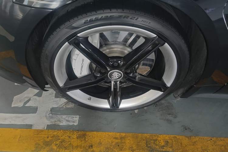 Used Porsche Taycan 2020 Taycan Left Front Wheel Hub
